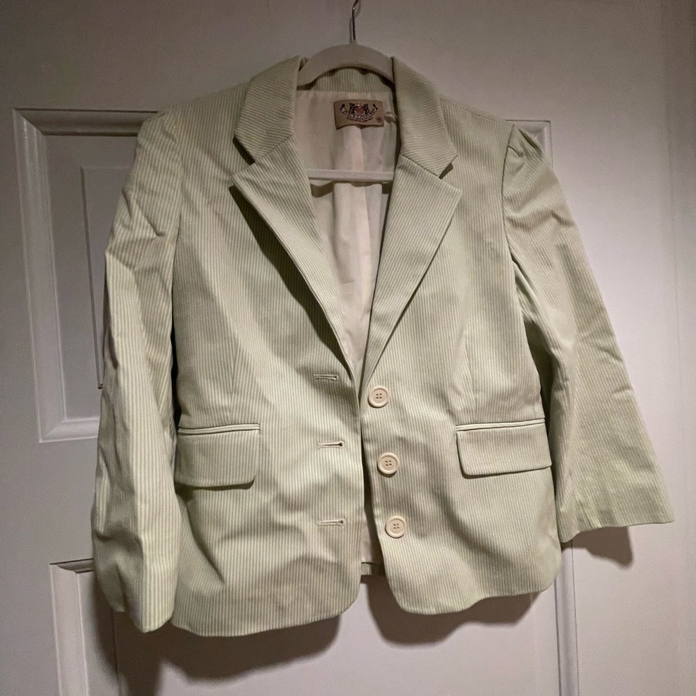 Juicy Couture mint green & white pinstripe, quarter length sleeve blazer. Size M